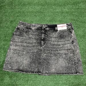 NWT Women’s Stretch Mini Denim Skirt